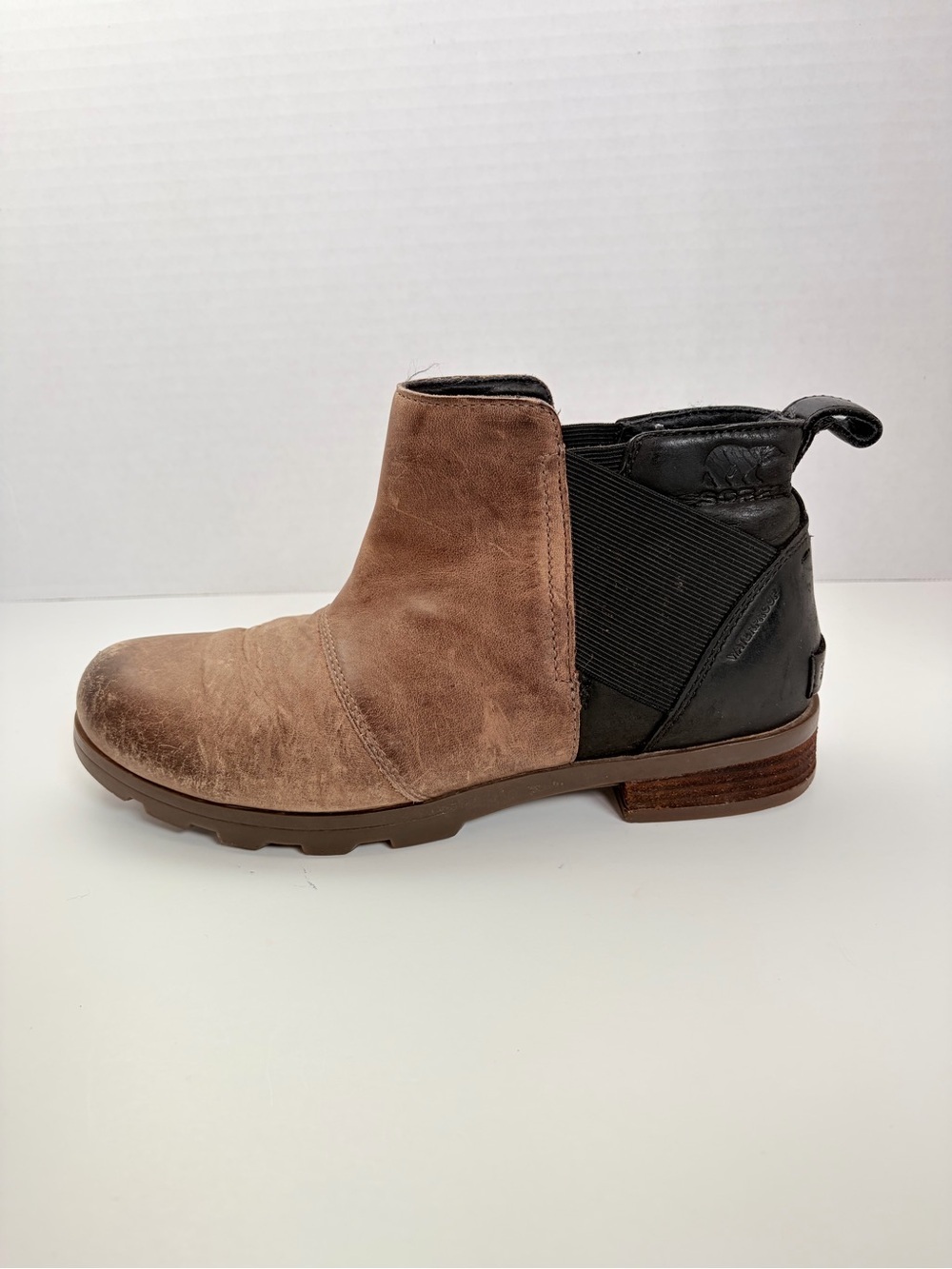 Sorel Emelie Chelsea Boots Waterproof Pull On Leather Suede Tan Black Size 8.5